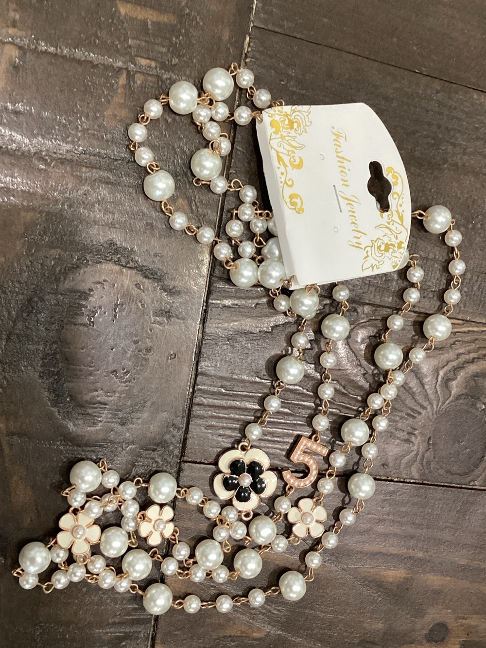 Fashion Jewelry White Pearl‎ Floral Necklace with Rose Gold Accents